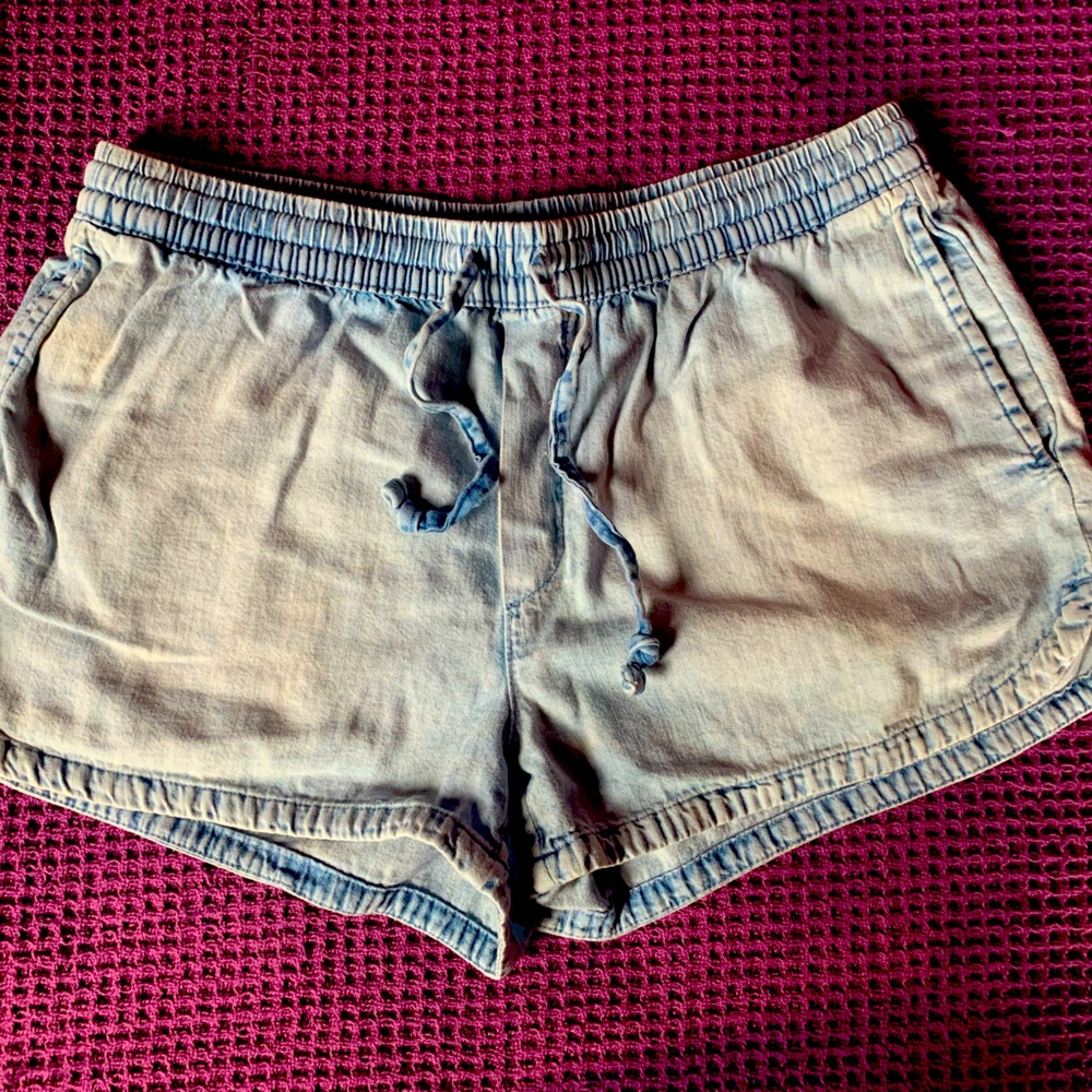 Aerie jean chambray shorts M